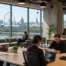 Bureau professionnel avec contrat d'assurance et documents de location