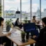 Bureau professionnel avec documents de fiscalité et charges locatives